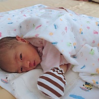 卸货两天了，体重下降了近二十斤。            原来除了顺产的疼痛之外，还有一种痛叫乳头裂疼……每次...