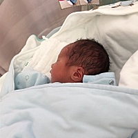 35周+2提前顺产男宝，无侧切轻微撕裂，母子平安住院一天就出院回家。感恩！🙆🏻