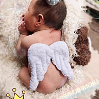 快满月啦，今天自己在家给宝宝拍几张照片留个纪念。宝宝还算挺配合的，🤣🤣🤣