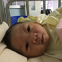 货是卸了，儿子，大眼睛，双眼皮，两个酒窝。剖腹手术出现状况，让我没勇气要二胎了，以后就这一个心肝...