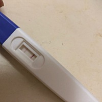 大姨妈推迟两天早晨刚测的这是怀孕了吗