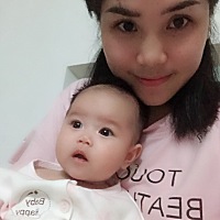 家有可爱小女宝