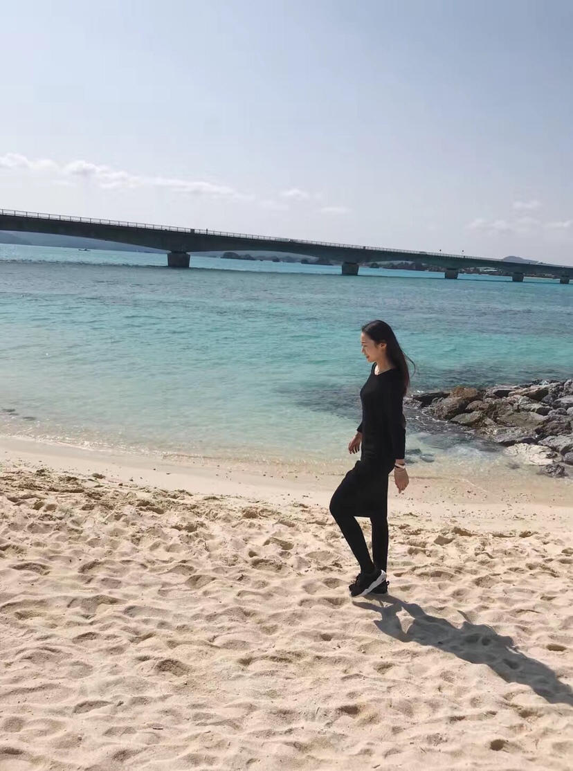 冲绳的海，比泰国的美，湛蓝湛蓝的