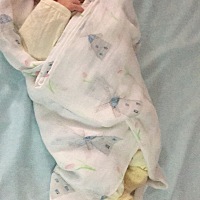 出生第六天，看到你就满满的幸福！剖宫产第四天就出院了😂身体是不是太壮了？