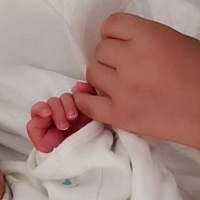 2018年8月15日19：50顺产3550克二宝，一家👨‍👩‍👧‍👦其乐融融，祝两个宝贝健康快乐成长...