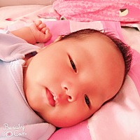 今天满月，一个月长了3斤…明显大了很多呢😄…