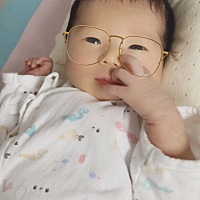 我们的兔依依7天了，哥哥超喜欢，天天围着妹妹。