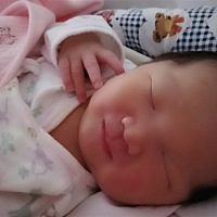 宝宝已经出生6天了，来说说我怀孕的经历，怀孕特别喜欢吃辣的，说酸儿辣女不准。跟怀大宝的症状不一样，...