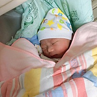 8月28号 男宝一枚、7斤，辛苦我妈妈了，自己也辛苦了。顺产的。 h