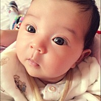 大家把忙看看，孩子的眼睛怎么和别的小朋友不一样，还有就是宝宝怎么想个女孩子，我们可是个货真价实的...