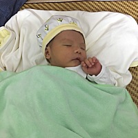 23号剖腹产女宝6.8斤，头胎，刚好是老公生日前一天生，老公嘴上说喜欢，可心里不怎么开心，要是个男孩就...