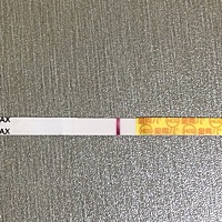 推迟第八天，清晰的一道杠，愁人，如果怀孕第几天能测到啊，这是月经不调？