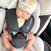 女儿一天天长大，最幸福了，已经满月，估计我快退圈了，没时间玩这个了 今天带丫头出门