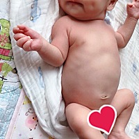 我家宝宝健康出生，男宝宝，现在45天了，一天天长得太快啦，分享我的喜悦哦