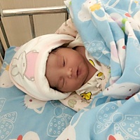 刨腹6.6斤女儿 一天一个模样 看着她 再苦再累再痛都值得了