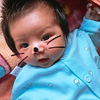 好好的大双眼皮硬是长成了单眼皮😂😂