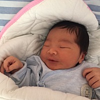 七斤四两我居然顺产生下来了，男宝宝一个，过程不是一般的痛苦，说实话当时一个楼层都听到我在叫，...