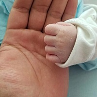 我也报喜了，9月2号，凌晨三点多，超块顺产，顺产女宝7斤3两.无撕裂，力气小侧切缝两针，进产房宫开三指...