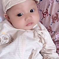 两个多月的女宝宝😊😊😊😊希望你成长路上一切都好