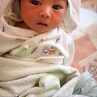 生下男宝一枚，第8天