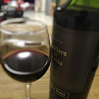 还没出月子，这已经不知道第几次喝酒了，没关系，只要能把宝宝抚养至长大，什么都不在乎了