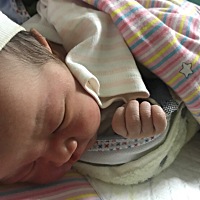 昨天住院催产，今天下午16.51分顺产7斤1两小棉袄，过程不摆了。还好熬过来了。