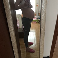 还有26天预产期，夜里翻身跟打仗一样，大腿根部简直疼到让你奔溃。。。都说肚子不大，怎么这二胎就那么...