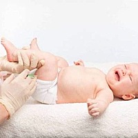 还有一位深圳的新生宝宝，出生第二天黄疸就很高，住院接受治疗。 治疗三天后，宝宝黄疸没有退，胆红素达...