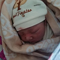 9.3下午5点多和宝宝见面了，提前了十多天，分享一下我的孕期产后经历，我四川的，爱吃辣，火鸡面和绝味...