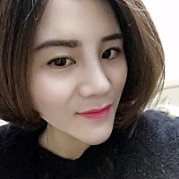 早产两个月宝宝，感觉好可怜……抱着都手发抖