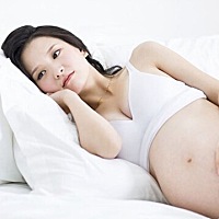 这几招缓解孕吐反应，孕妈妈轻松度过孕早期！ 孕吐是比较常见的一种孕期反应，但每个孕妈遭受的程度...