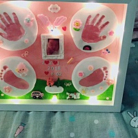 宝宝满月做的手足印纪念，自己做了几个小时，很满意