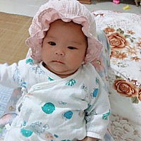 宝宝出生快五十天了，终于找到一款宝宝不会红屁股的尿不湿了，做妈的真不容易