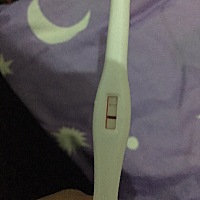 亲们我想问一下这个只有一条明显另一条淡淡的是没有怀孕吧？？？