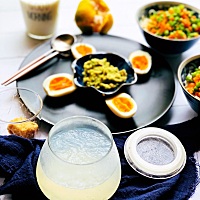 这只小手👐无处不在 ，还有小嘴一直喊要吃，老母亲的每张照片背后都是万般坎坷[捂脸][捂脸] 今天比较...