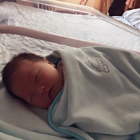 宝宝出生第三天，真是一天一个样🐶