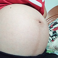 肚子有点像小，不知道有没有达标体重，就是肚子不发作