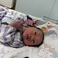 接健康男宝 顺产无痛 轻微撕裂