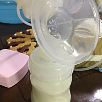 全部倒掉 从以前的奶水不足到现在的喝完还要挤 哈哈 有一个秘诀