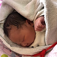 多待了那么多天 我的小棉袄还是舍得出来啦、超快顺产 干干净净的女宝 还没冲凉 7斤三两 嗯过程不说了 超...