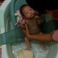 确认过眼神 是奶奶帮你洗澡🛁小家伙一个多月了
