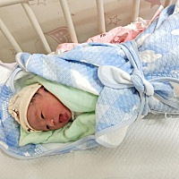 9月8日早上2.30突然破水了，提前半个月发动，不痛，到医院6点直接选择刨腹产，不疼，7.13分女宝一个……...