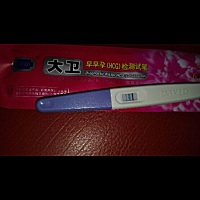 我一嫂子，月经推迟10天，抽血结果孕酮2.79  HCG882，验孕棒阳性，可医生说没怀孕？