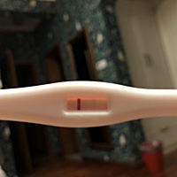 8月9号的月经，姐妹们帮看下，这么浅的印，应该是没怀吧？