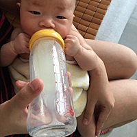 每天都在解锁新姿势！挑俩张小时候的看看！