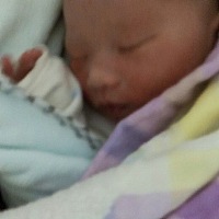 昨天中午一点零二分出生的5.3斤男宝，过程痛的怀疑人生，前面开指挺太快的，还要一点点还没开完十指进产...