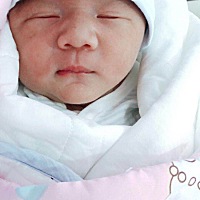 卸货男宝一枚，顺产，一度撕裂，说说孕期症状，前期孕吐20多天，大多都是晚上吐，孕中期不能吃，跟怀孕...