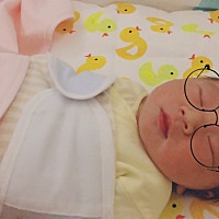 顺产，7斤4男宝，侧切了，宝宝很健康，今天第四天了