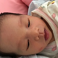 宝宝住院了，肚子胀气，希望宝宝快快好，和爸爸妈妈回家