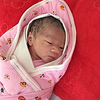 预产期当天剖腹产小公举一枚。整个孕期没有忌口没有任何不舒服也没有妊娠纹。感谢我家的小宝贝